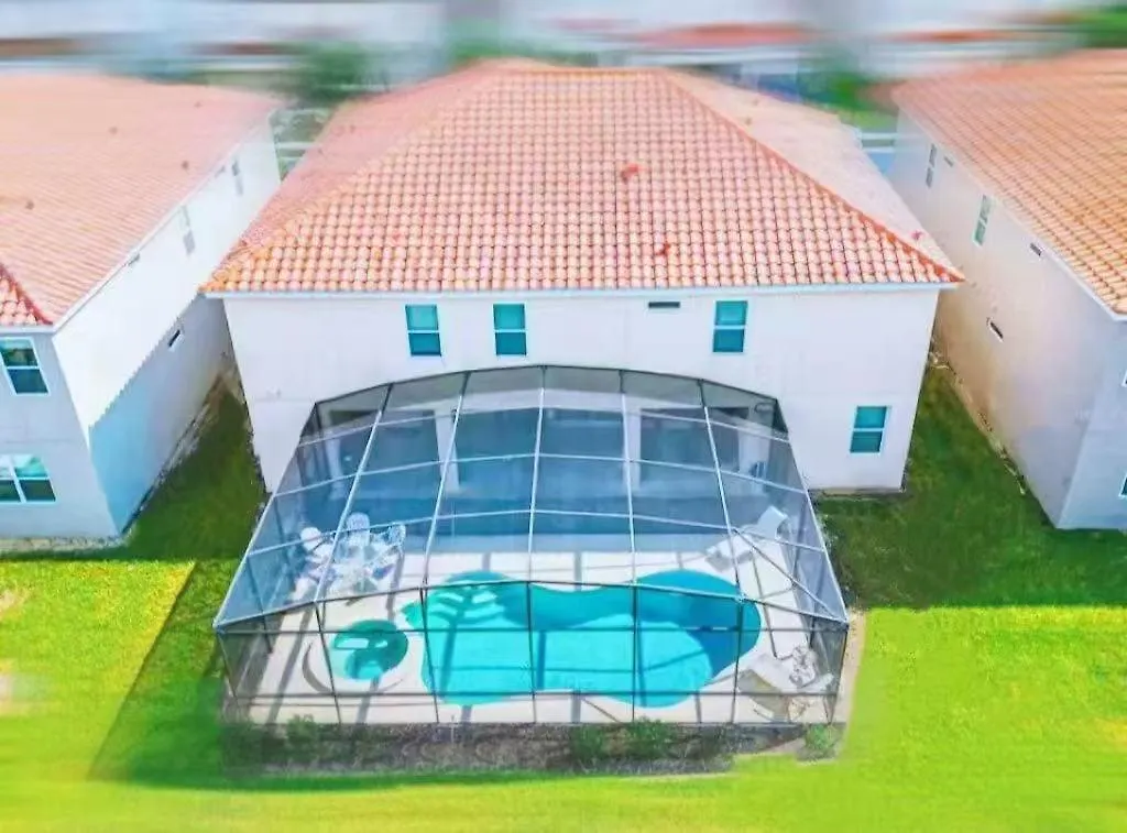 Guest house Family Retreat - Double Rooms Shared Bath-Luxury Club-Pool Spa-Near Disney Parks With Wifi Davenport