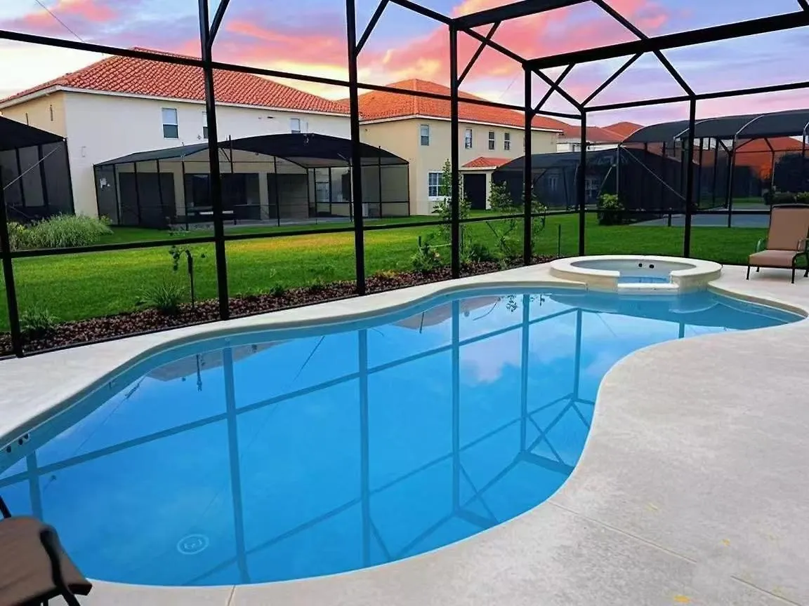 Guest house Family Retreat - Double Rooms Shared Bath-Luxury Club-Pool Spa-Near Disney Parks With Wifi Davenport United States
